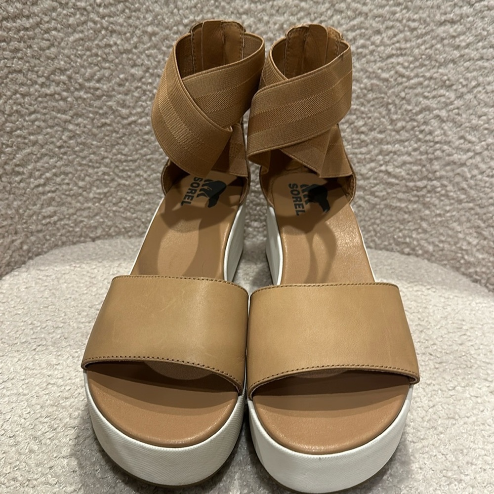 Sorel sandals size 10